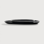 Black Thin Oval serveerimisalused/taldrikud – mahagonist – 2-osaline komplekt - Image 3