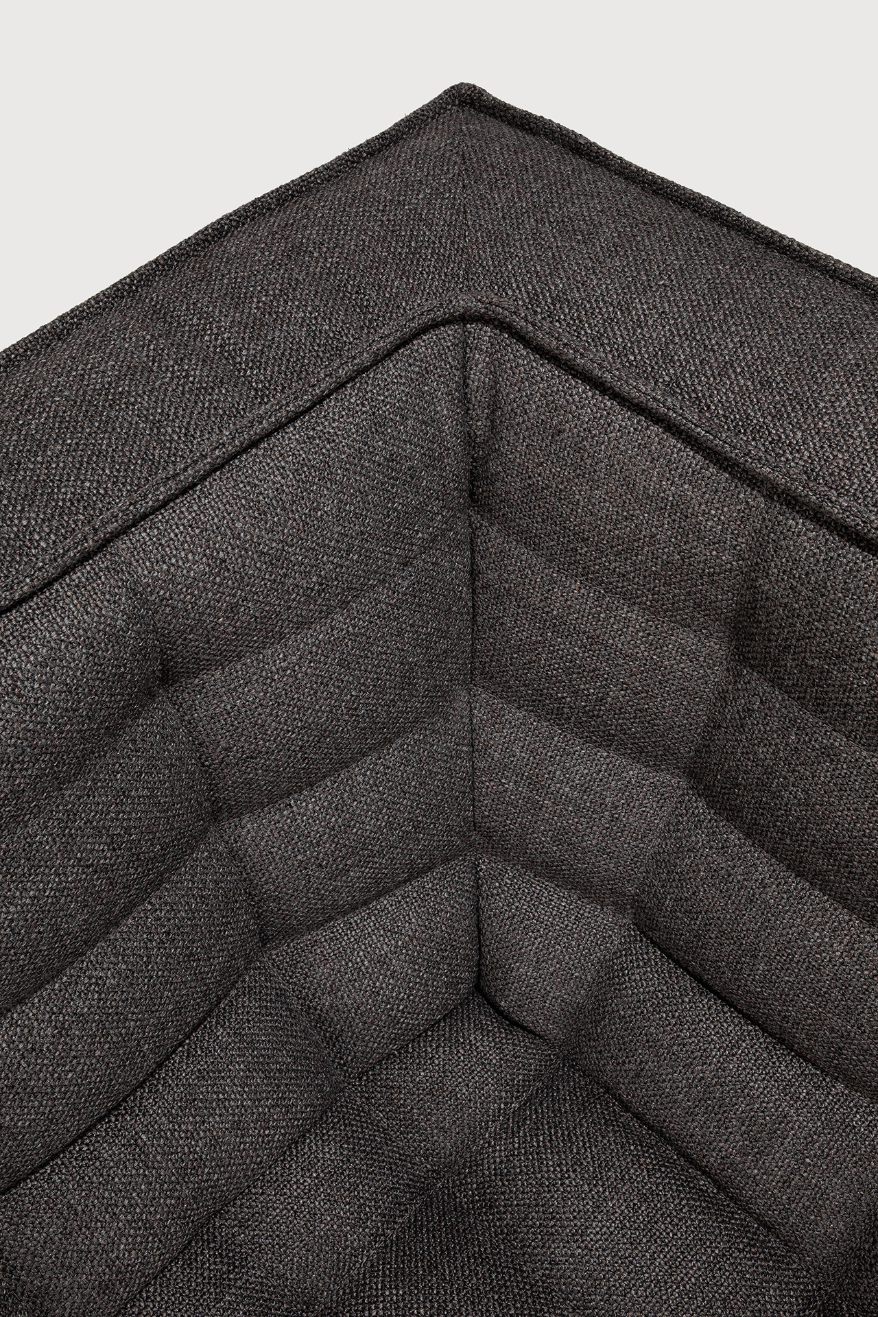 N701 3-kohaline diivan – Dark Grey